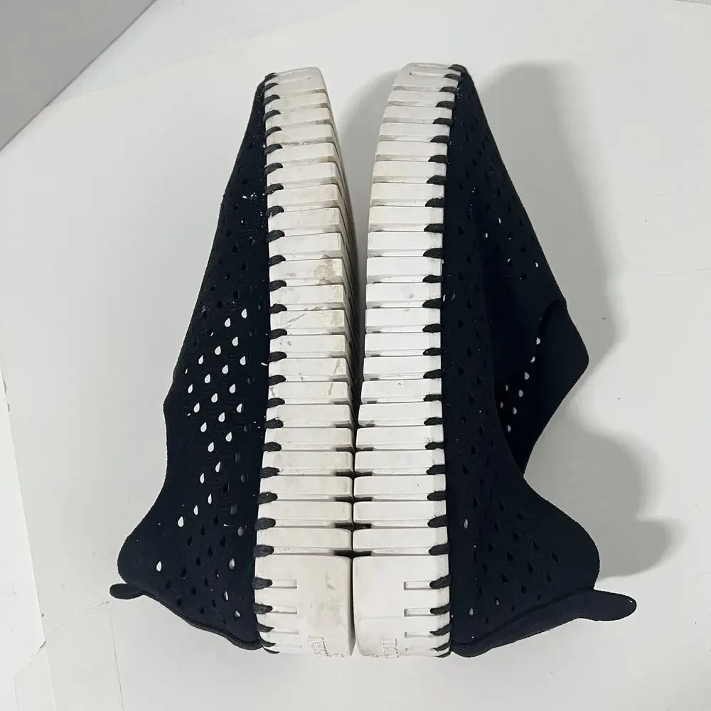 Ilse Jacobsen Tulip Shoes Womens 41 / 10 Slip On Perforated Round Toe Black